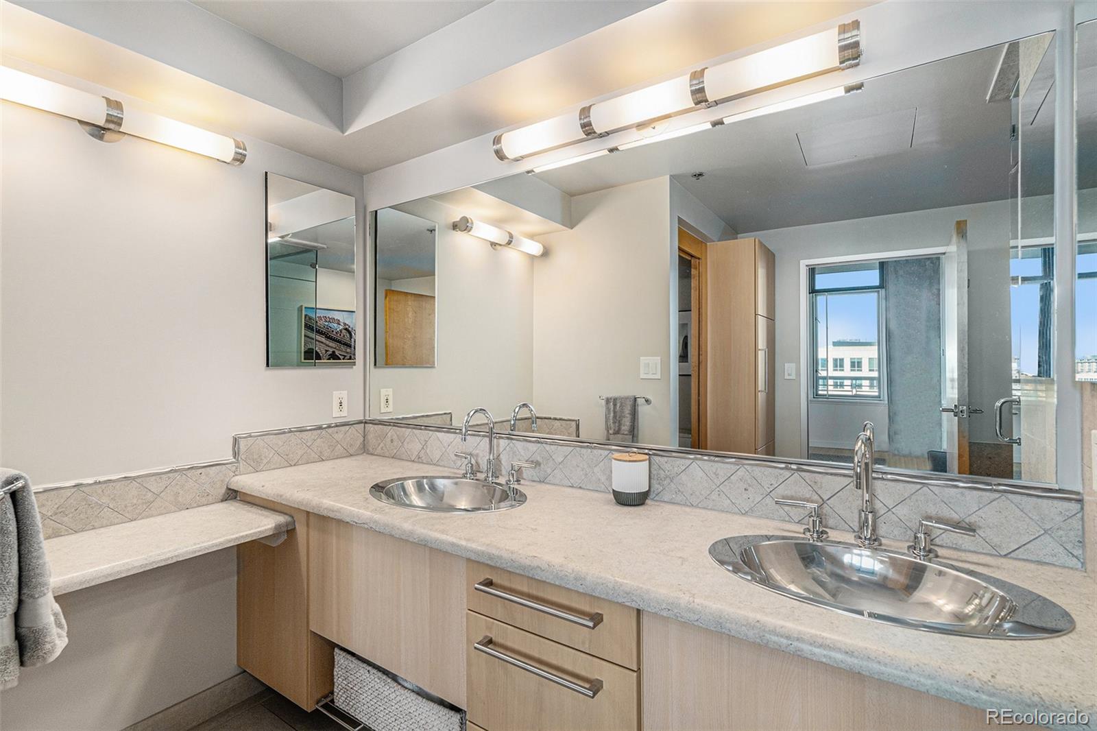 MLS Image #17 for 1401  wewatta street,denver, Colorado