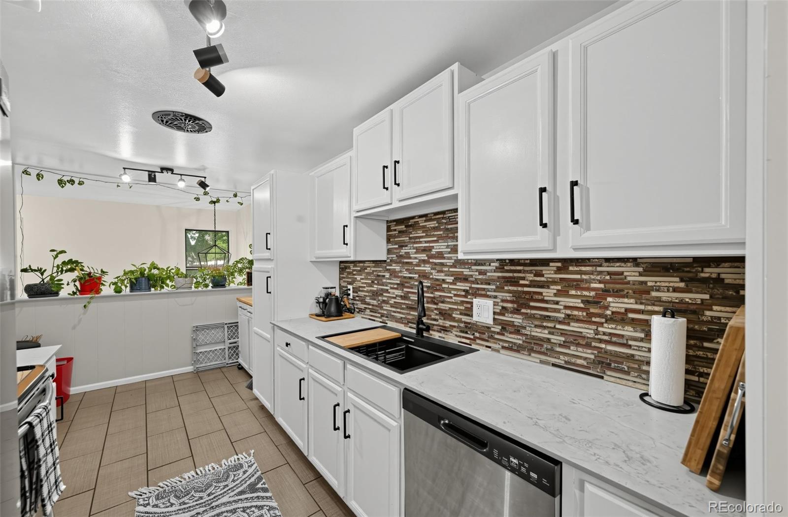 MLS Image #8 for 2288 s sherman street,denver, Colorado
