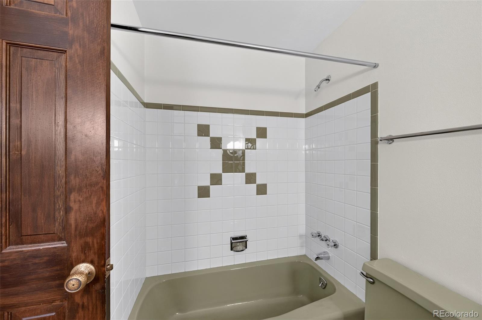 MLS Image #15 for 8298 w 72nd avenue,arvada, Colorado