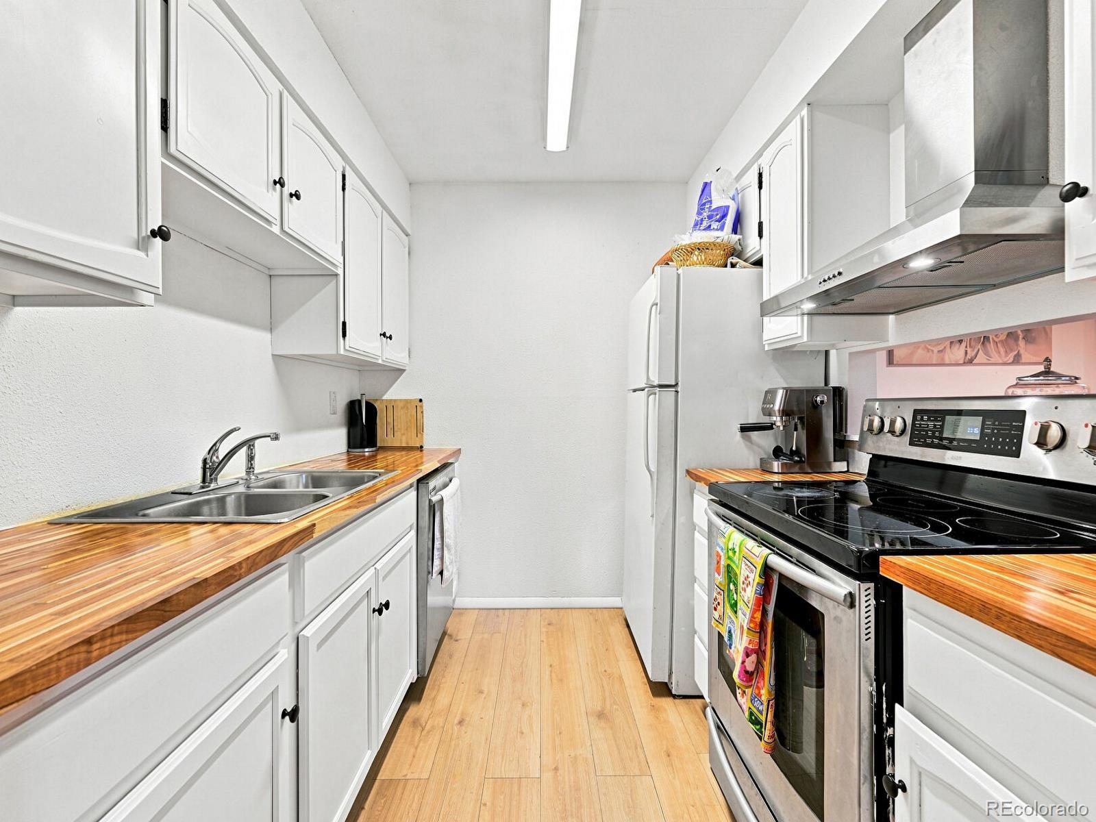 MLS Image #3 for 14499  1st. drive,aurora, Colorado