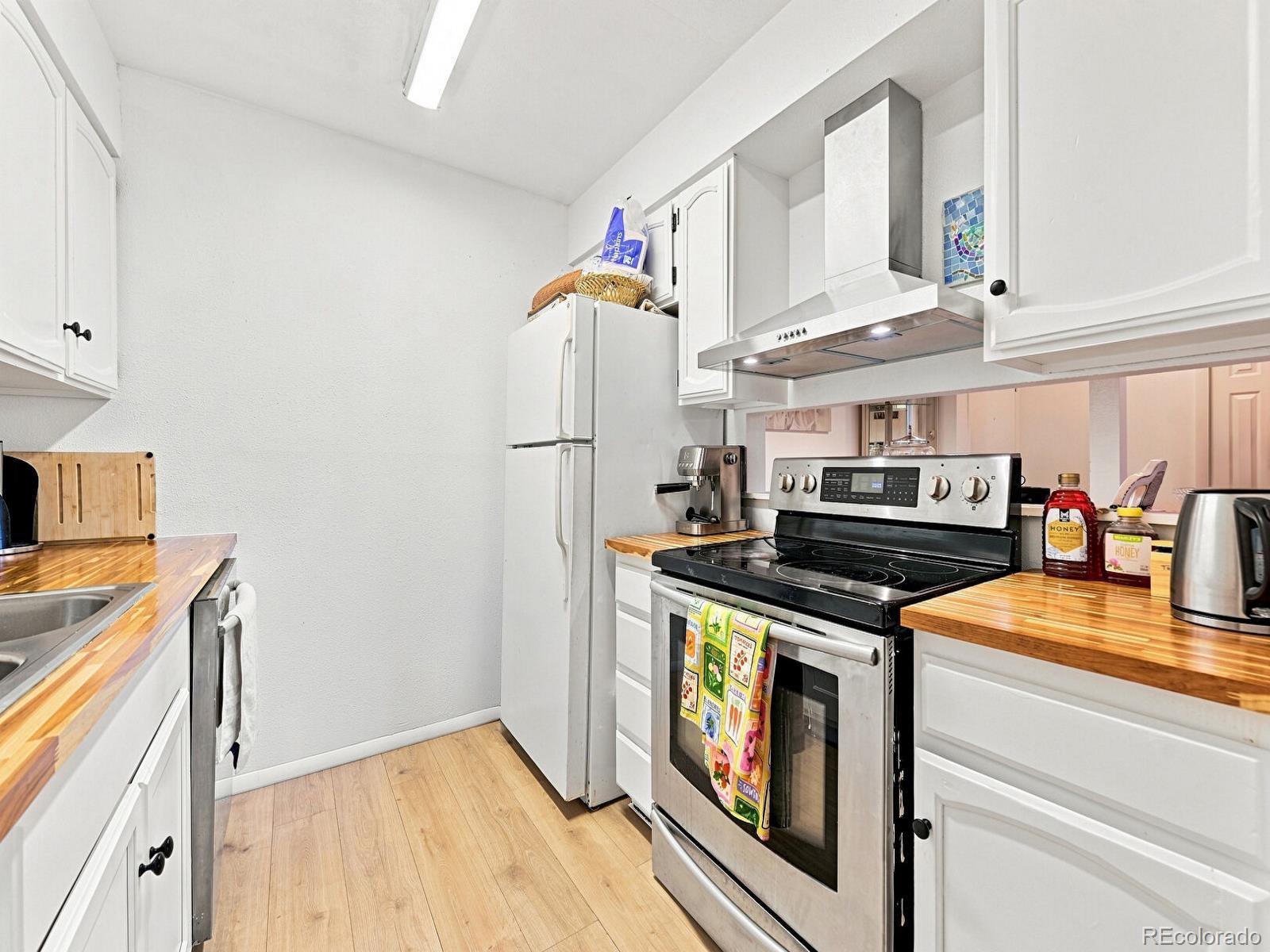 MLS Image #6 for 14499  1st. drive,aurora, Colorado
