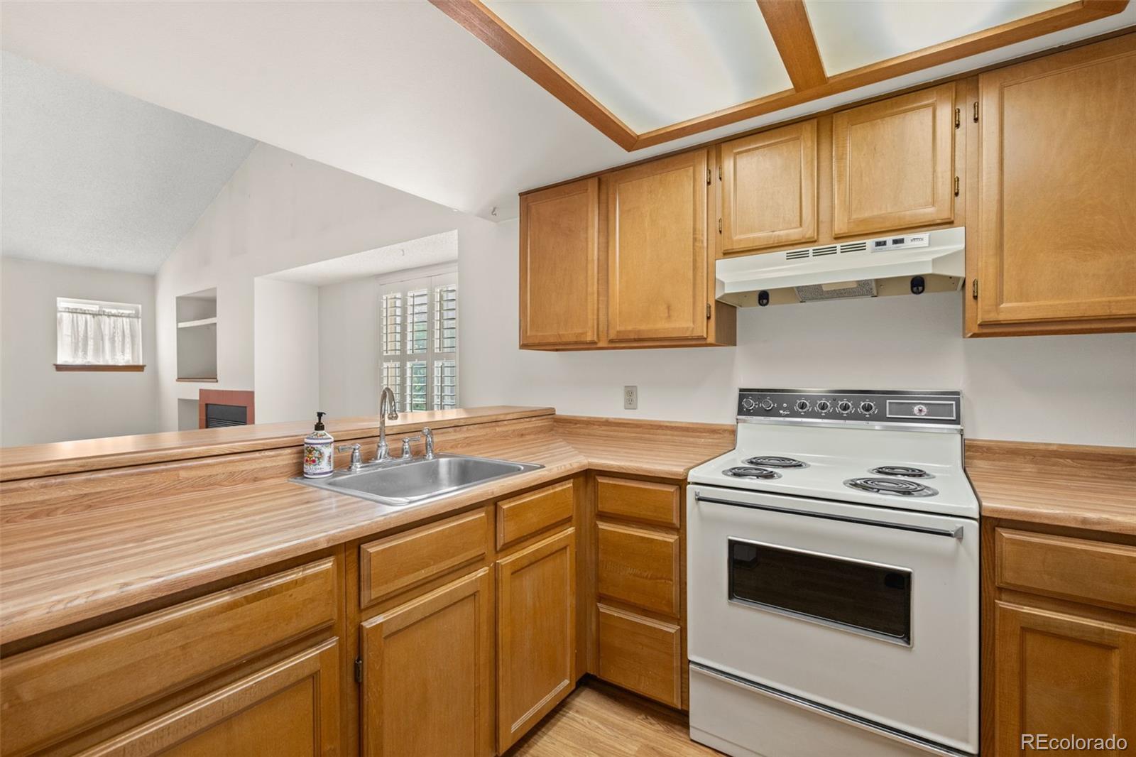MLS Image #13 for 1921 s balsam street,denver, Colorado