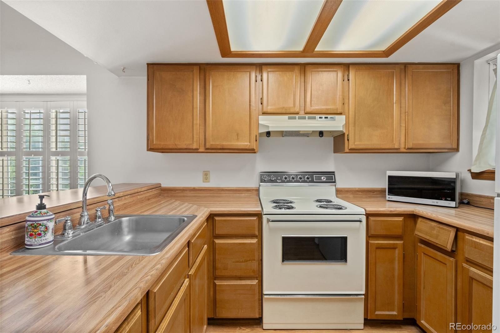 MLS Image #14 for 1921 s balsam street,denver, Colorado
