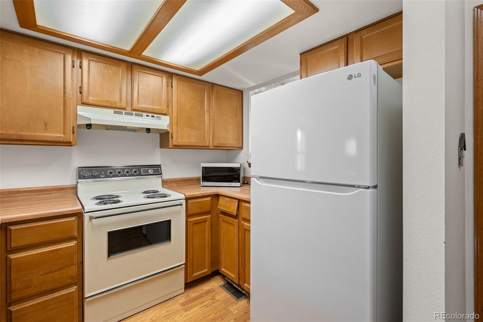 MLS Image #15 for 1921 s balsam street,denver, Colorado