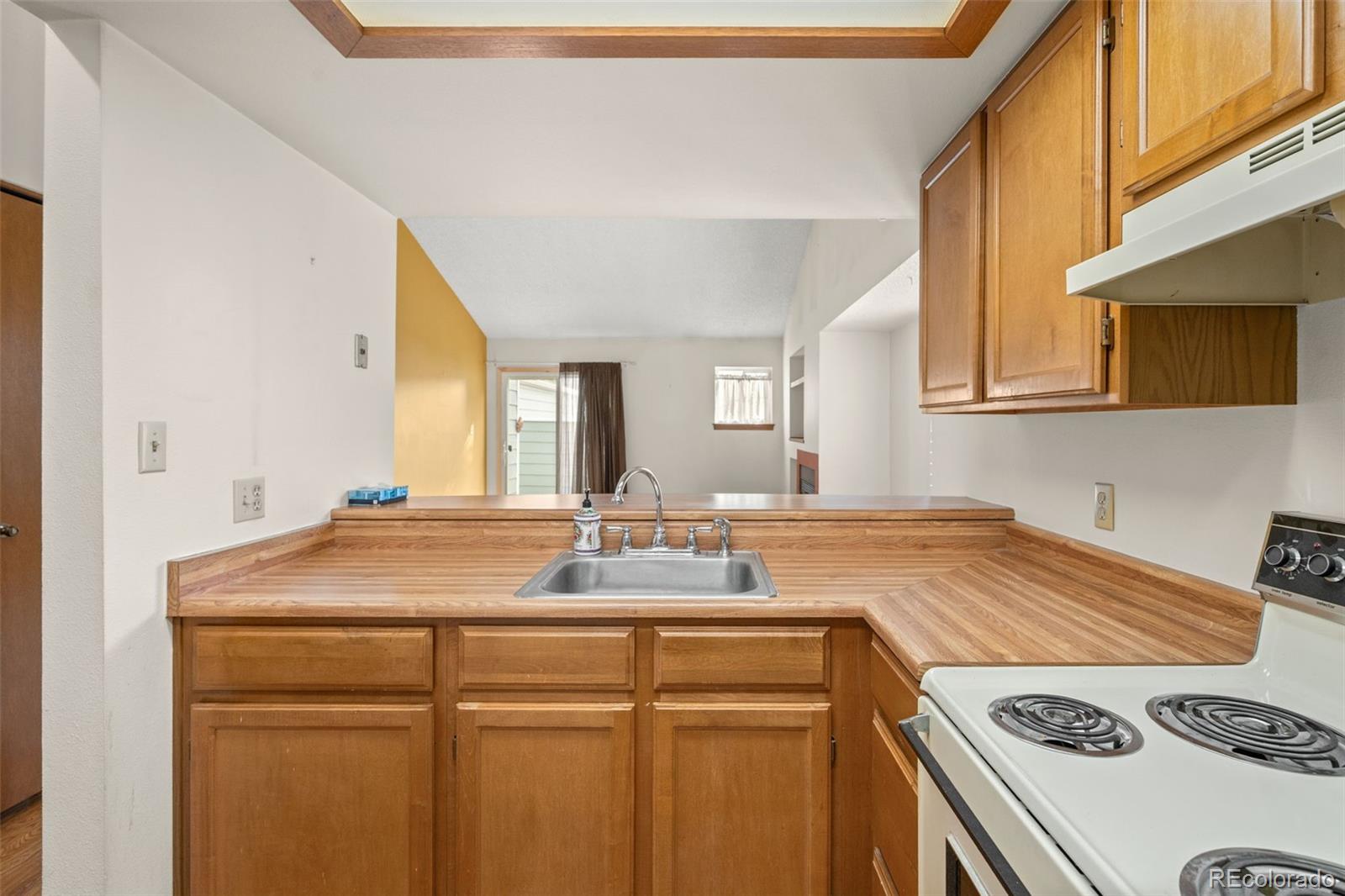 MLS Image #16 for 1921 s balsam street,denver, Colorado