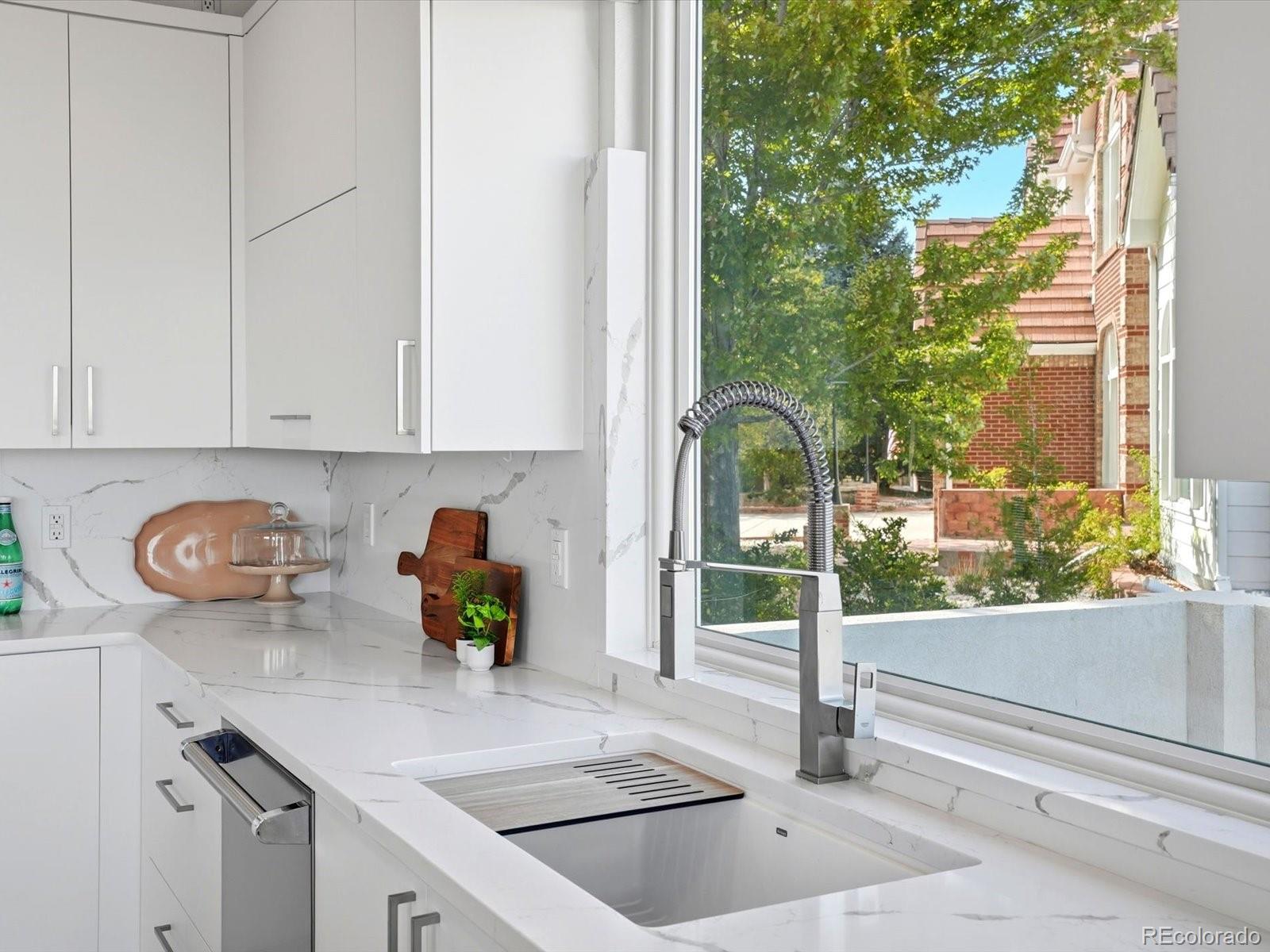 MLS Image #17 for 7844 w oxford circle,denver, Colorado