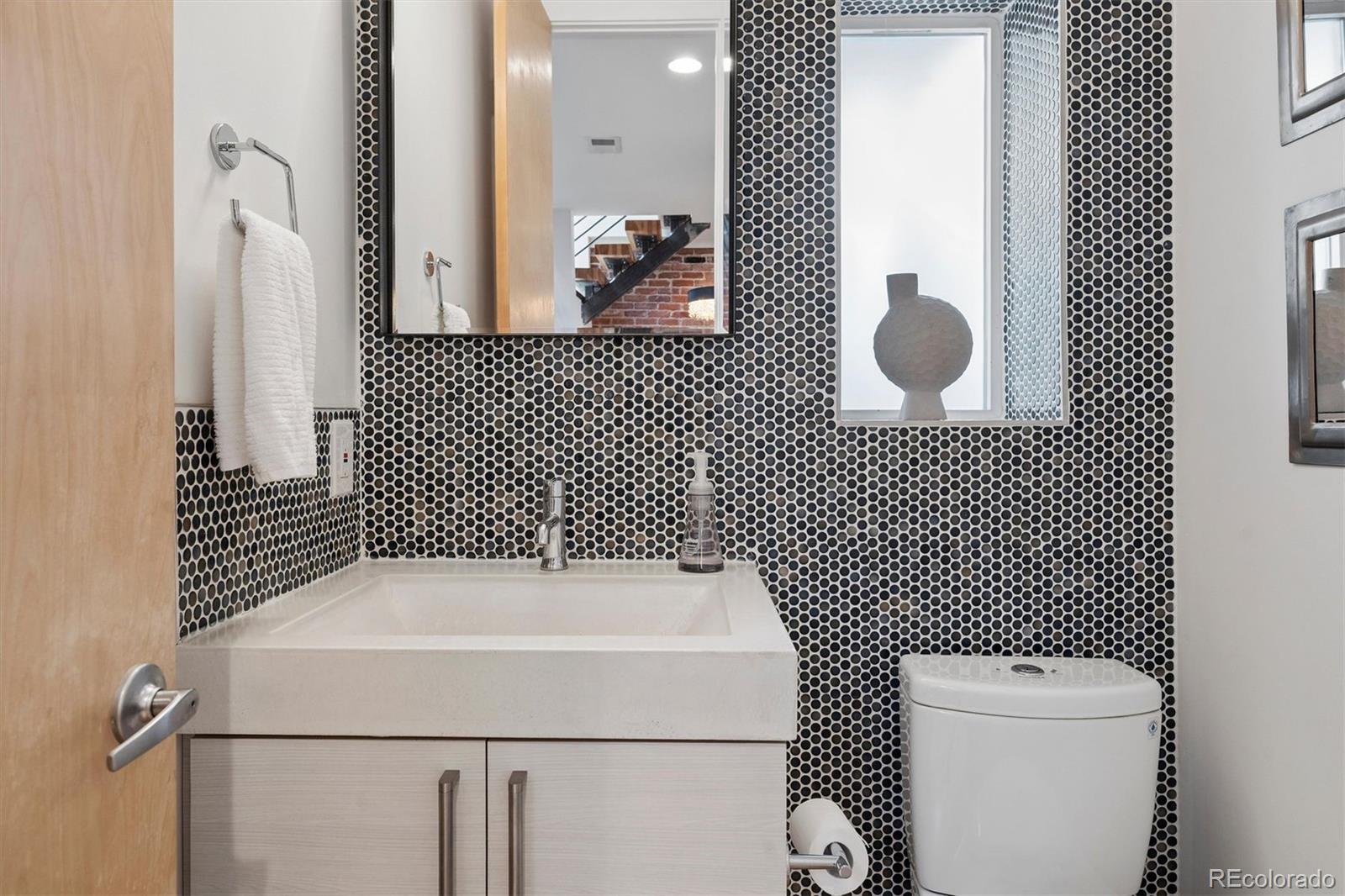 MLS Image #10 for 2125 s grant street,denver, Colorado