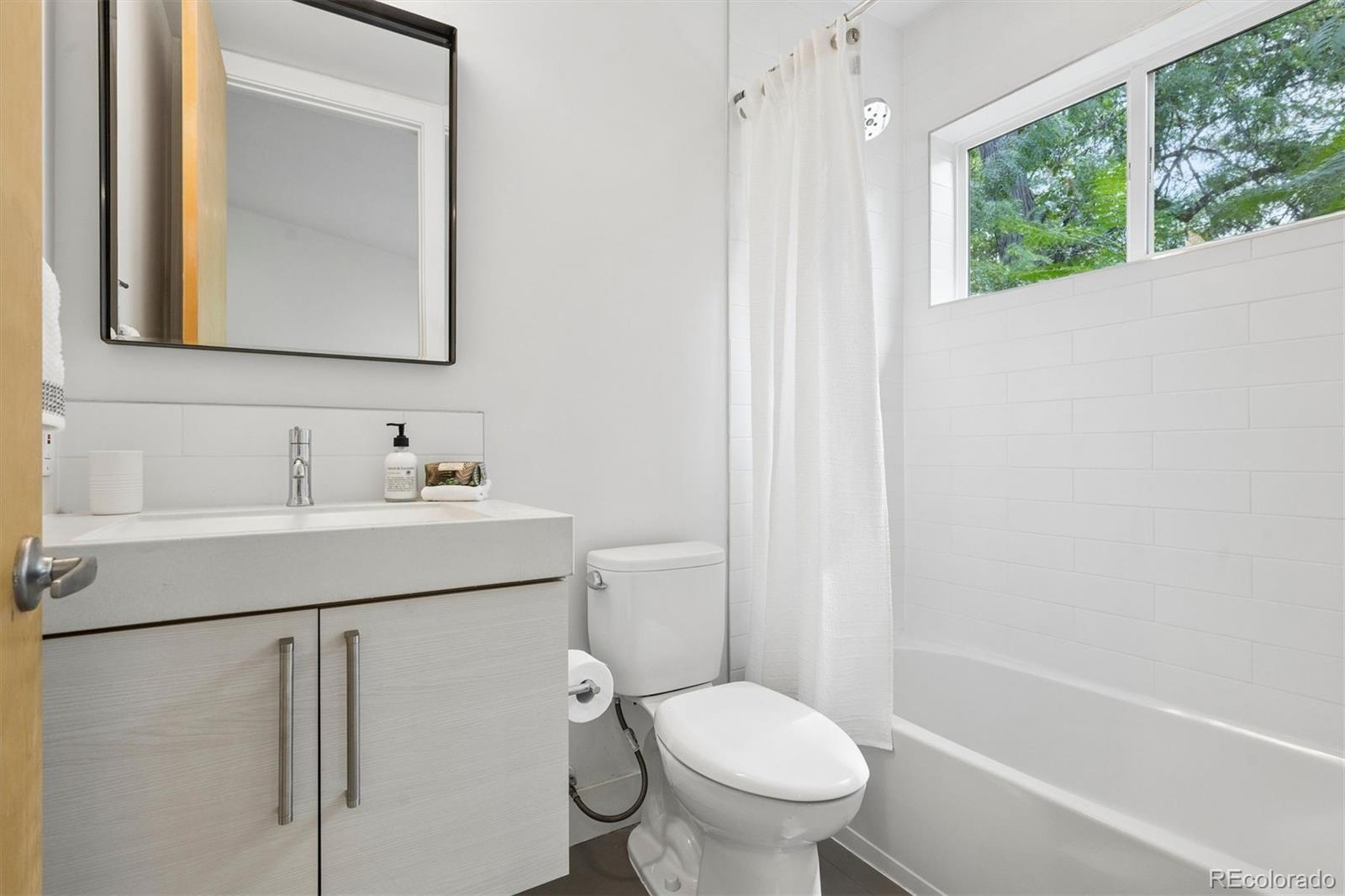 MLS Image #13 for 2125 s grant street,denver, Colorado