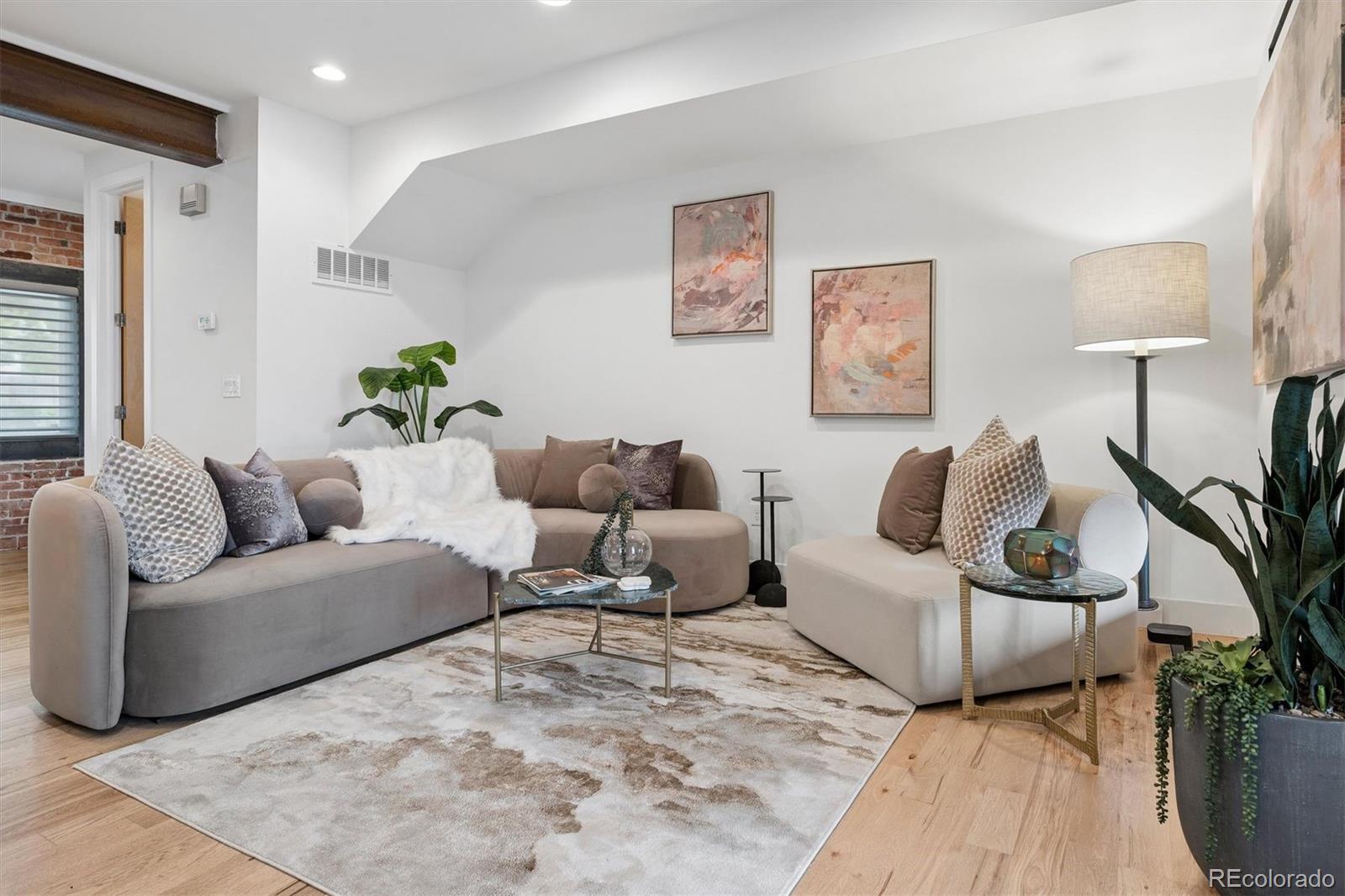 MLS Image #5 for 2125 s grant street,denver, Colorado
