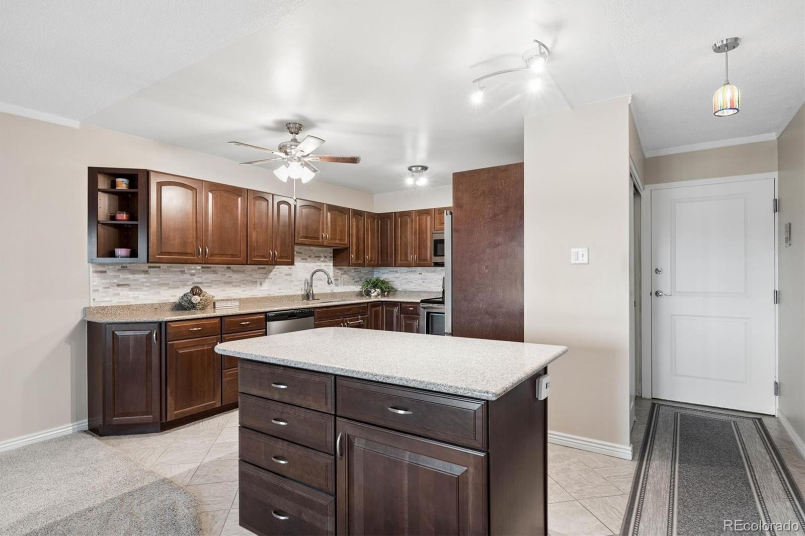 MLS Image #6 for 690 s alton way,denver, Colorado