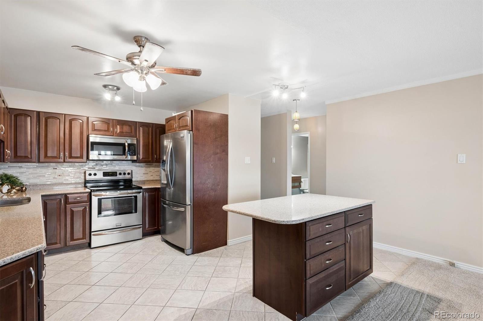 MLS Image #7 for 690 s alton way,denver, Colorado