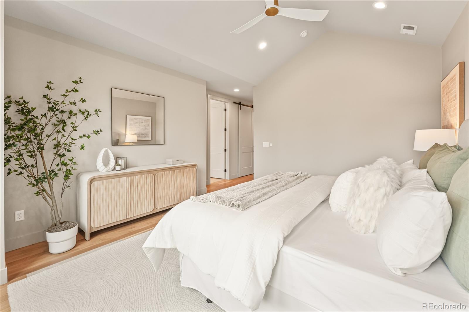 MLS Image #21 for 678 s vine street,denver, Colorado