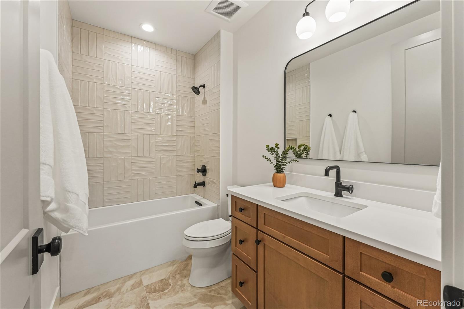 MLS Image #32 for 678 s vine street,denver, Colorado