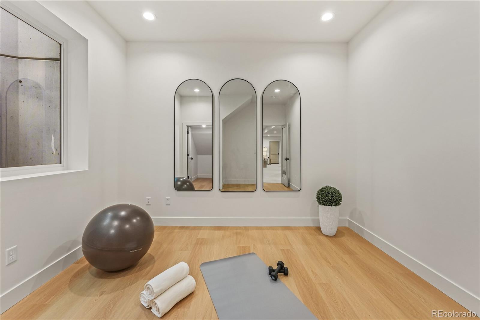 MLS Image #33 for 678 s vine street,denver, Colorado
