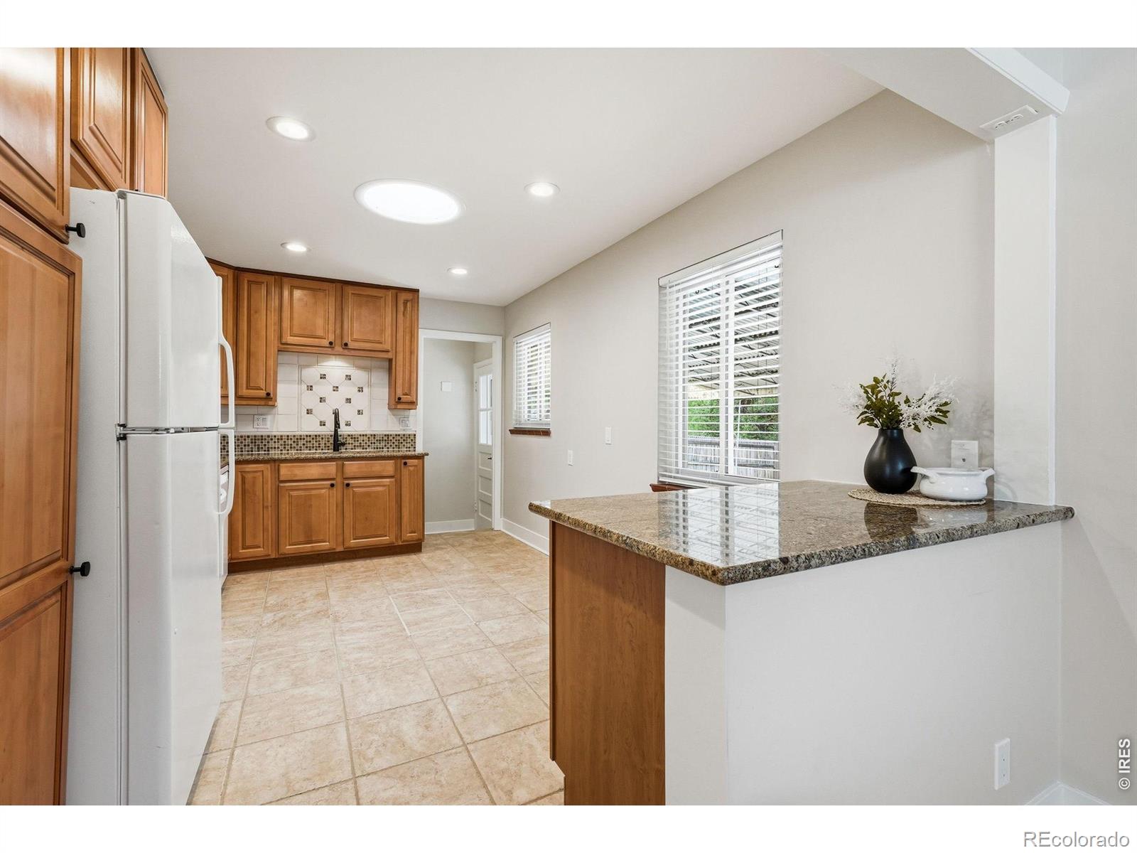 MLS Image #14 for 4676 e utah place,denver, Colorado