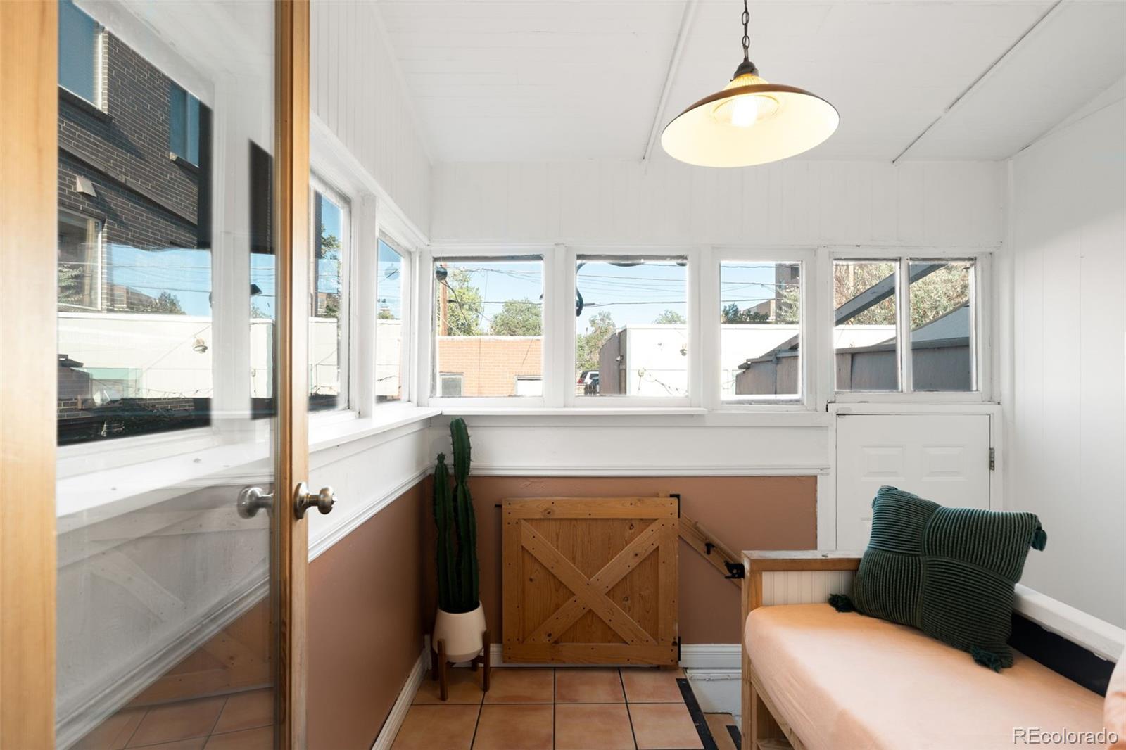 MLS Image #16 for 644 n logan street,denver, Colorado