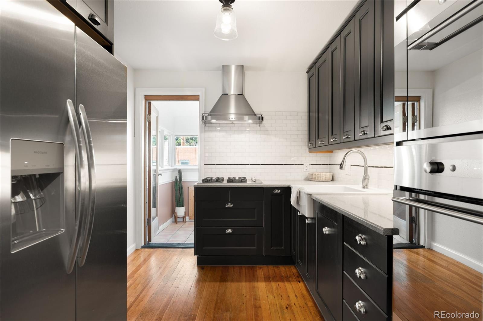 MLS Image #8 for 644 n logan street,denver, Colorado
