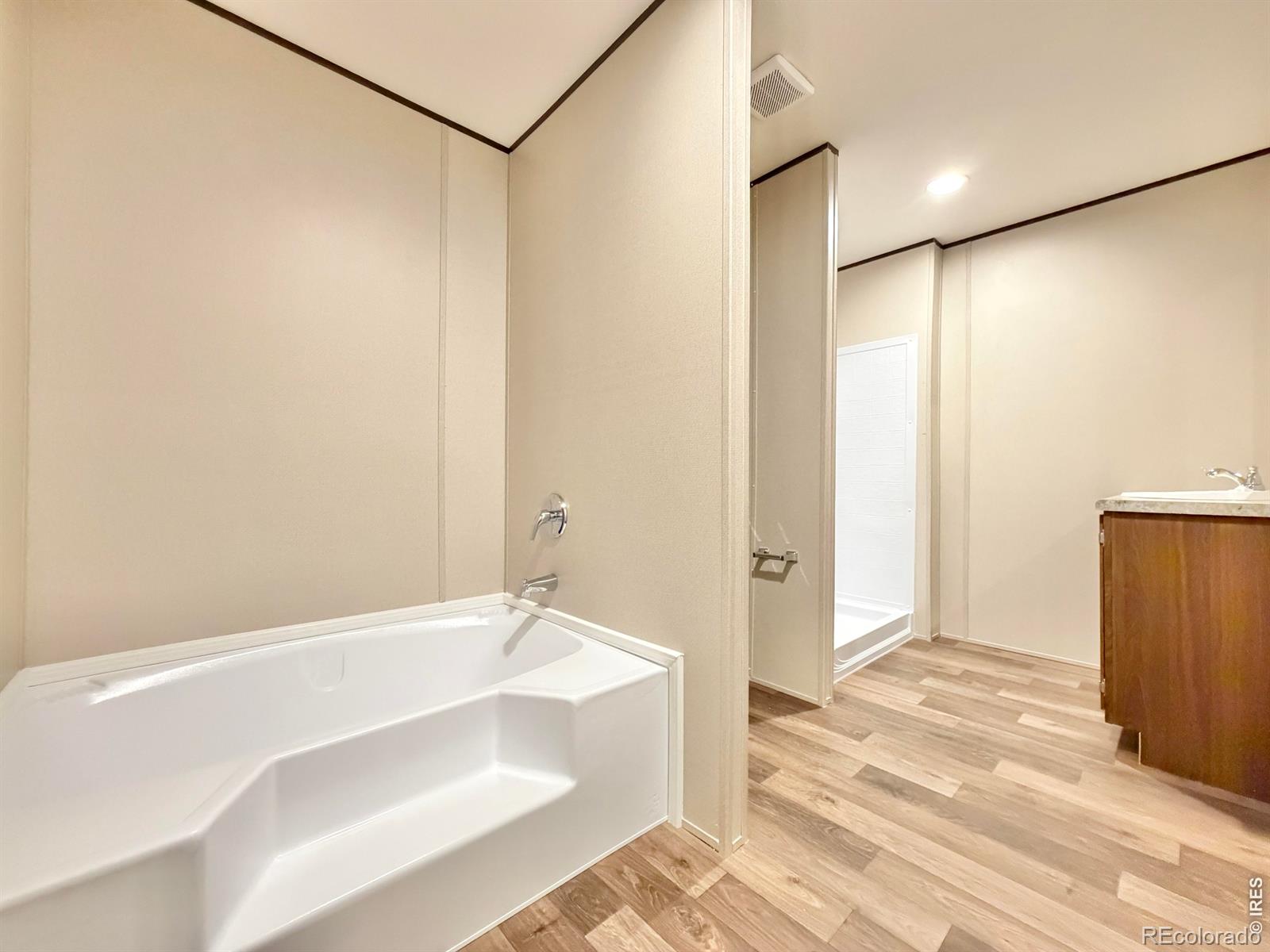 MLS Image #13 for 103  beach drive,log lane village, Colorado