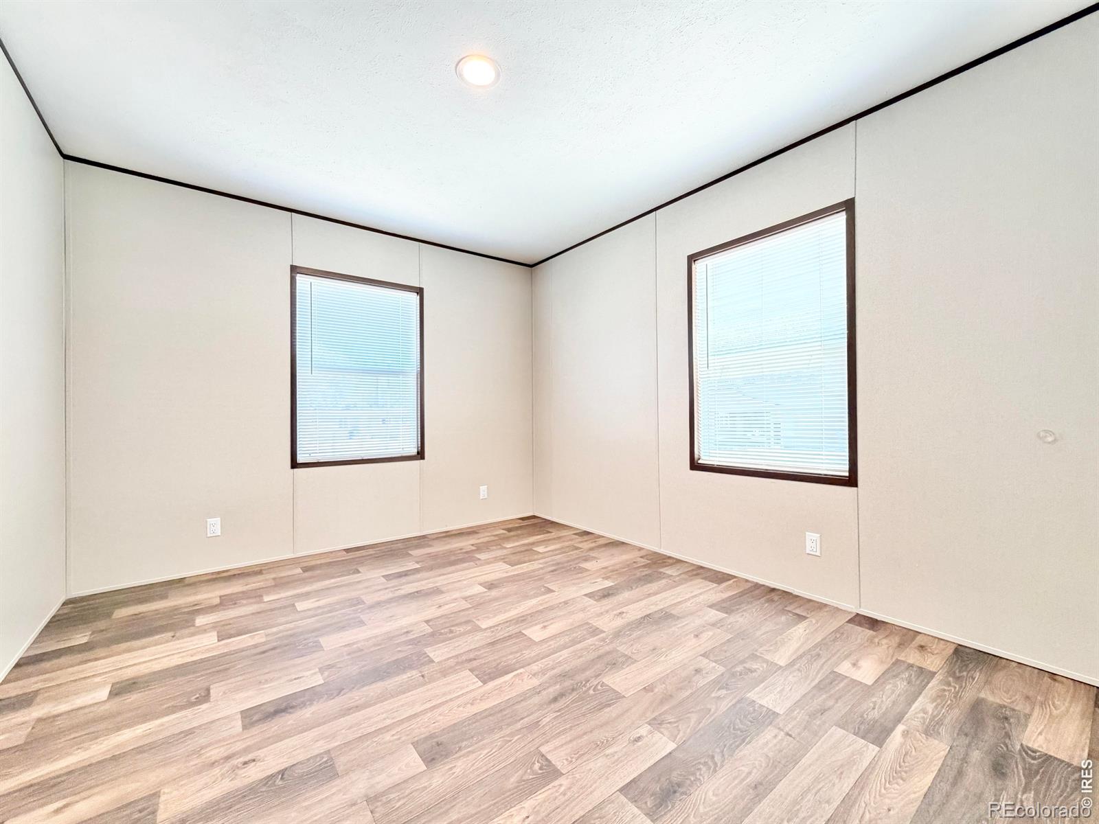 MLS Image #15 for 103  beach drive,log lane village, Colorado