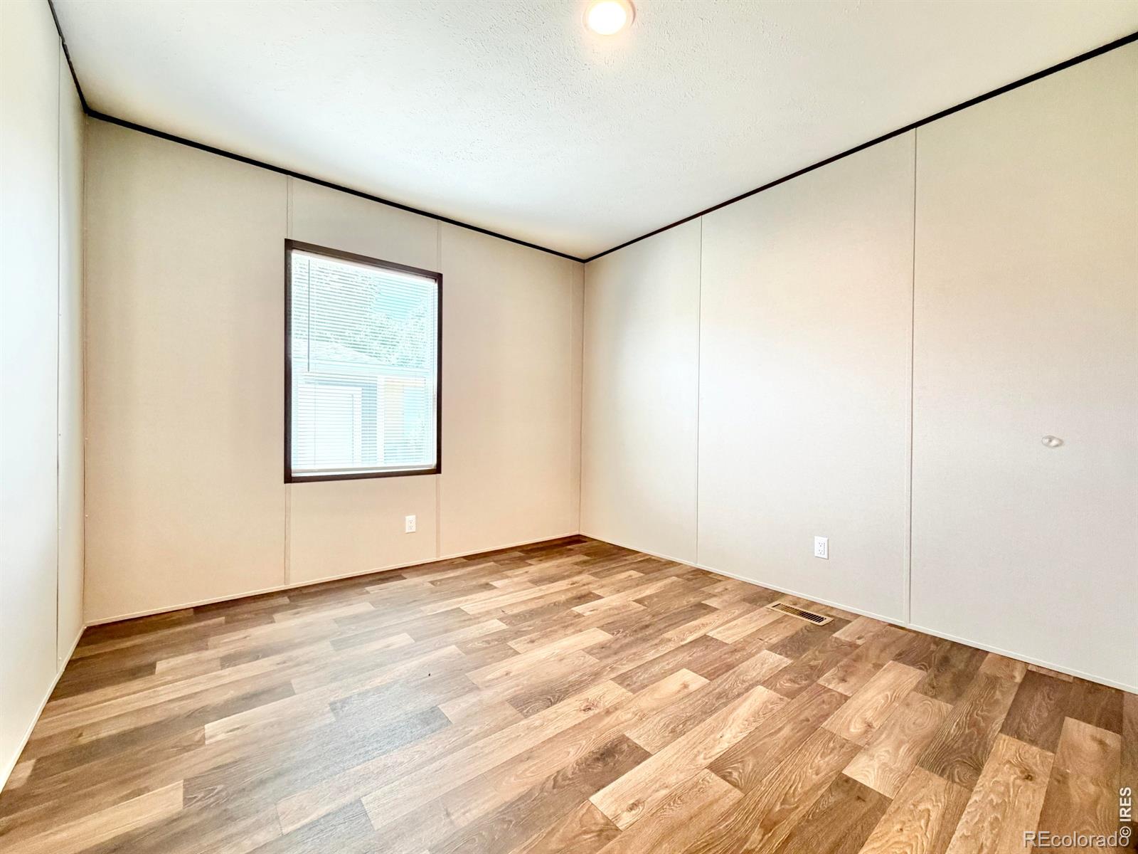 MLS Image #17 for 103  beach drive,log lane village, Colorado