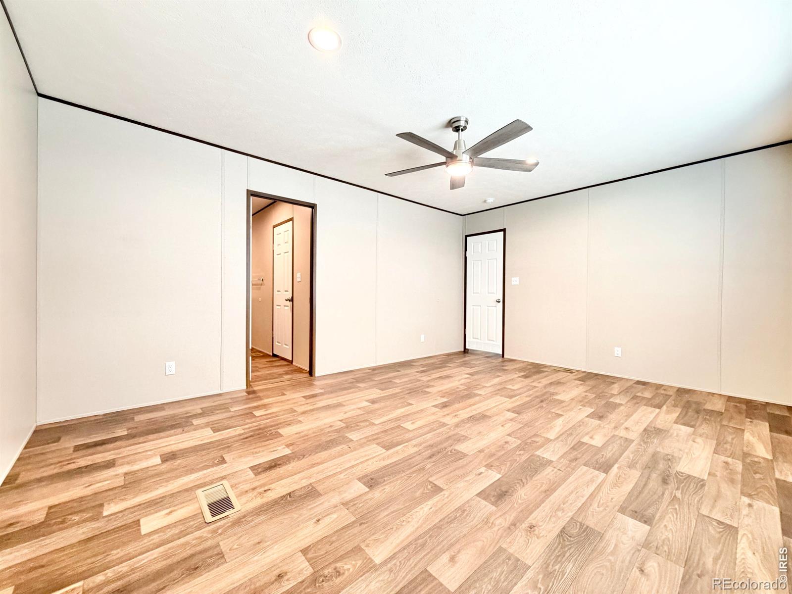 MLS Image #19 for 103  beach drive,log lane village, Colorado
