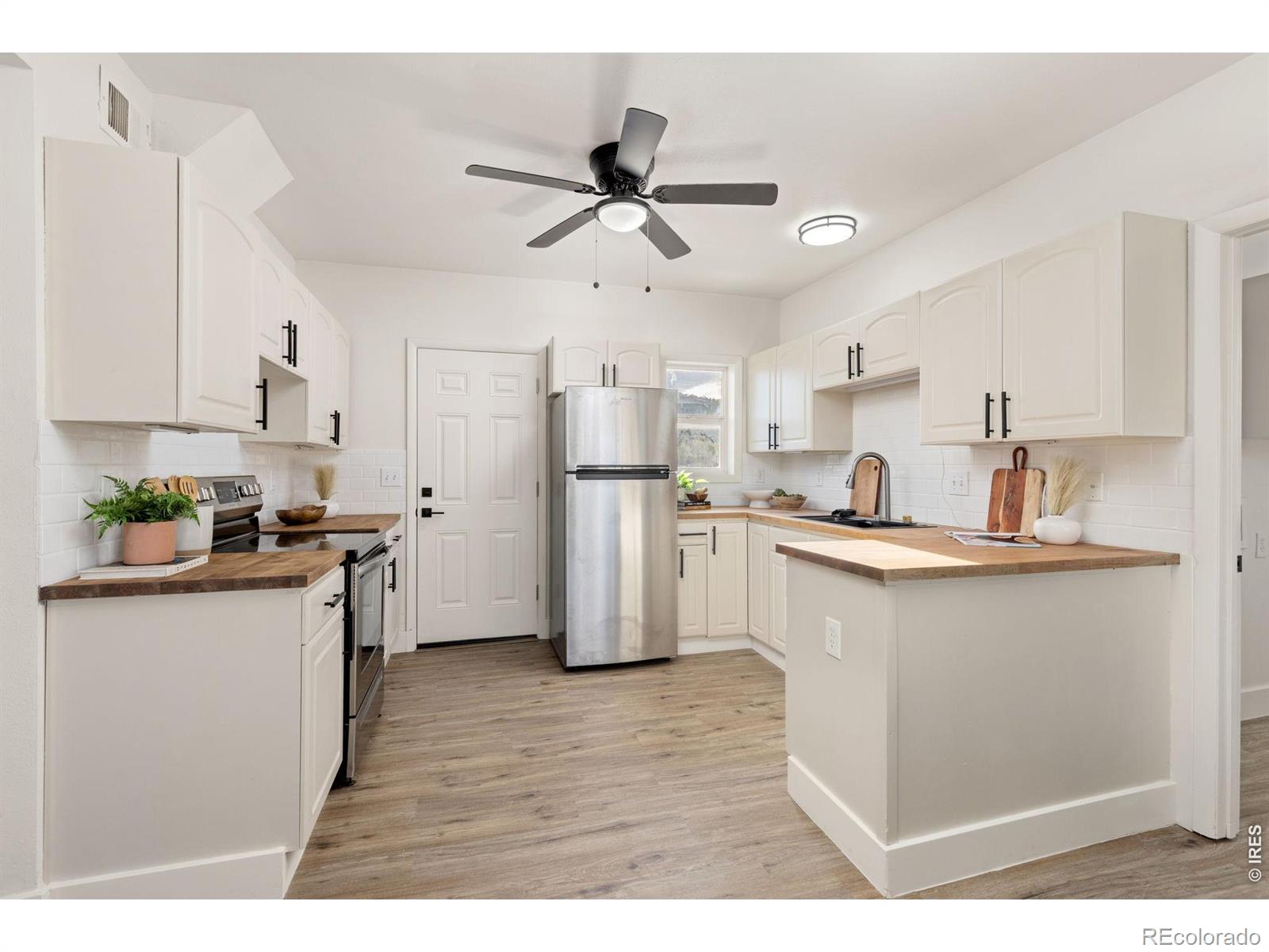 MLS Image #9 for 7467 w us highway 34 ,loveland, Colorado