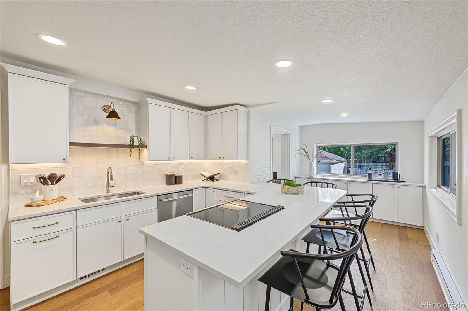MLS Image #10 for 1210  holly street,denver, Colorado