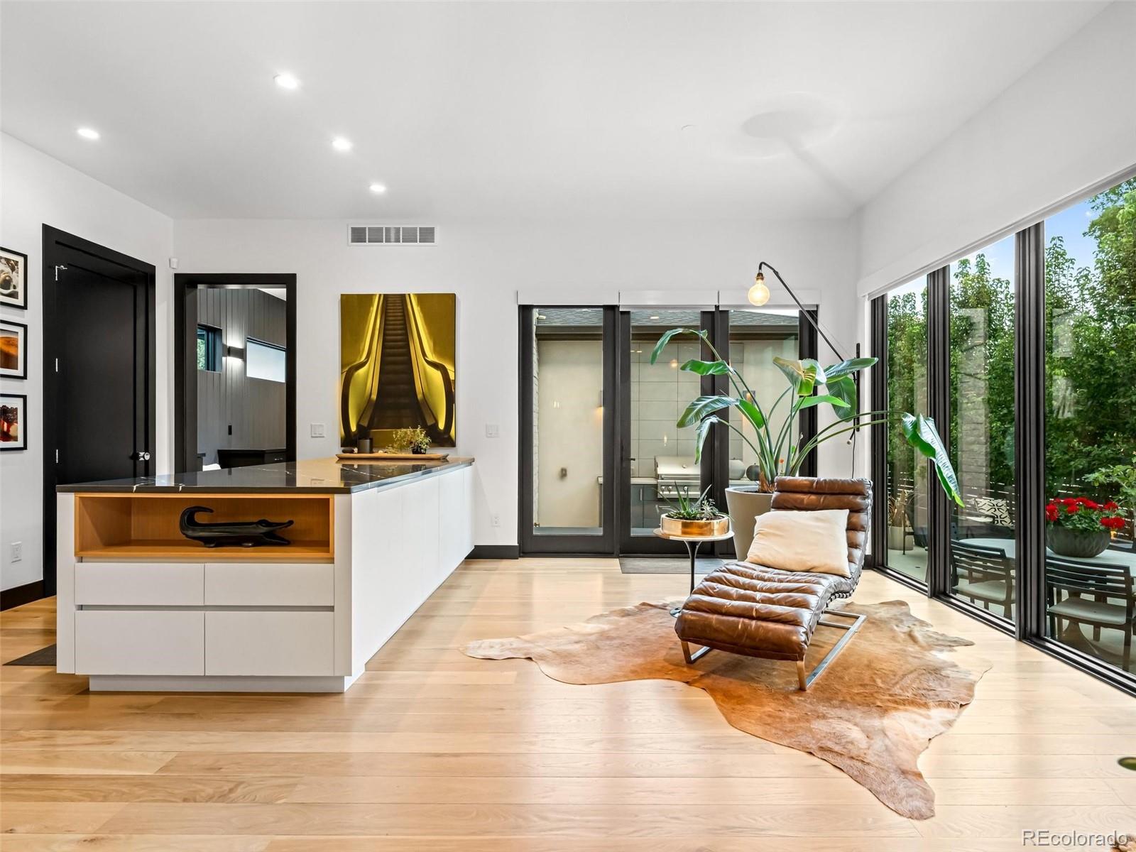 MLS Image #10 for 2110 s cook street,denver, Colorado