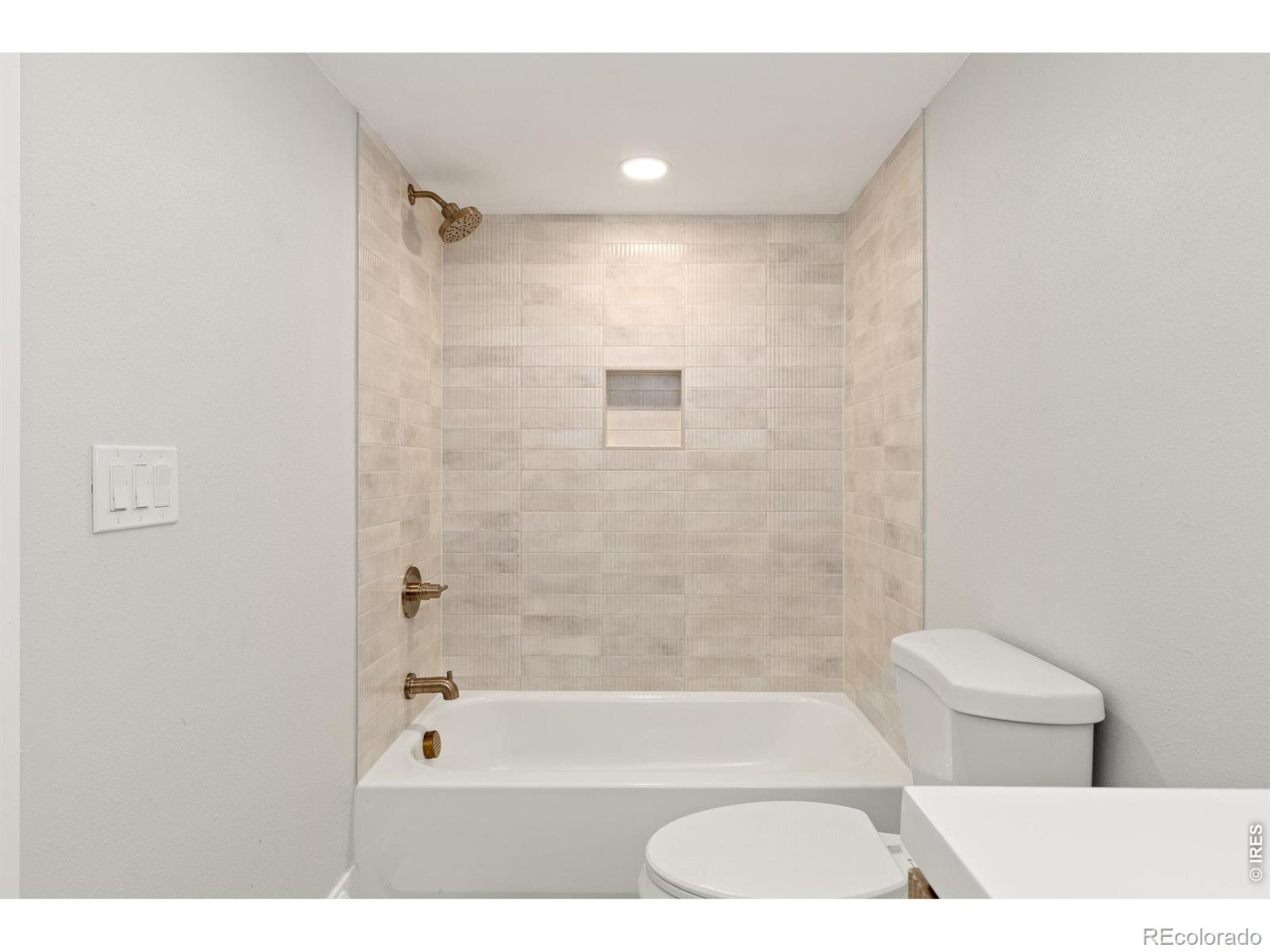 MLS Image #26 for 4505 s yosemite street,denver, Colorado