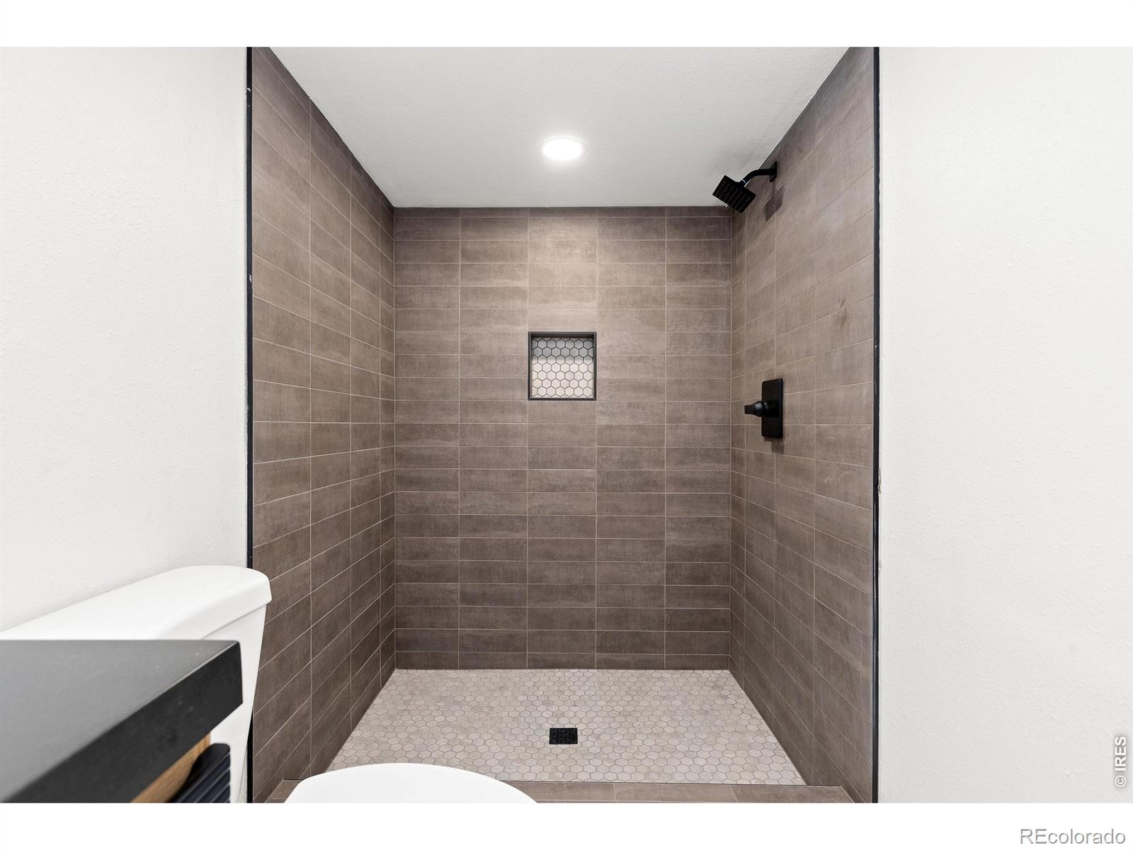 MLS Image #28 for 4505 s yosemite street,denver, Colorado