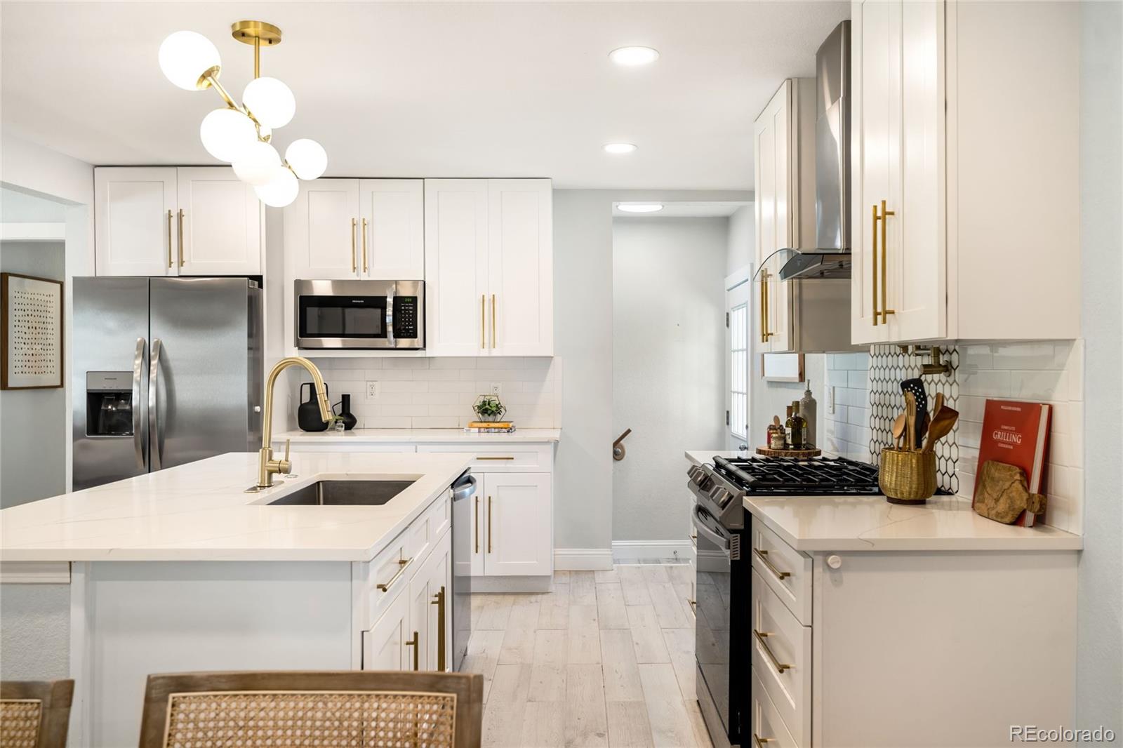 MLS Image #10 for 5105 e atlantic place,denver, Colorado