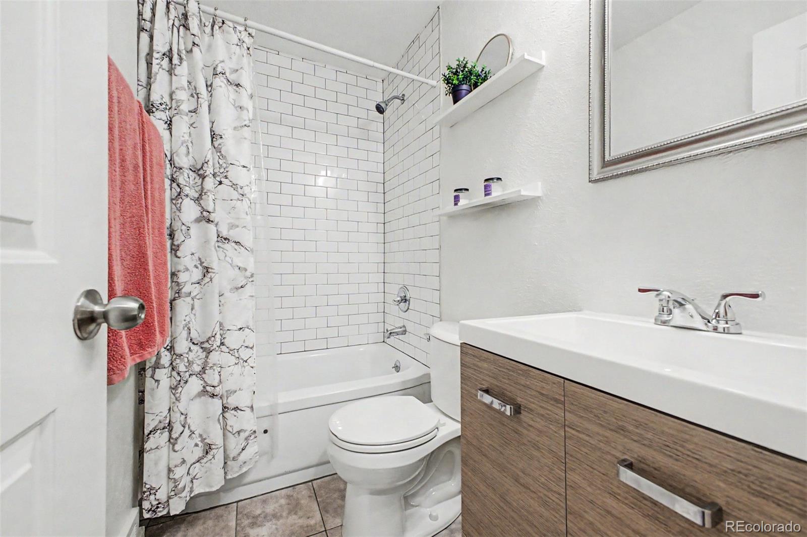 MLS Image #29 for 1140 s wolff street,denver, Colorado