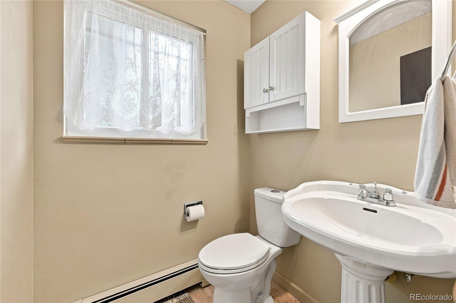 MLS Image #14 for 1570 s macon street,aurora, Colorado