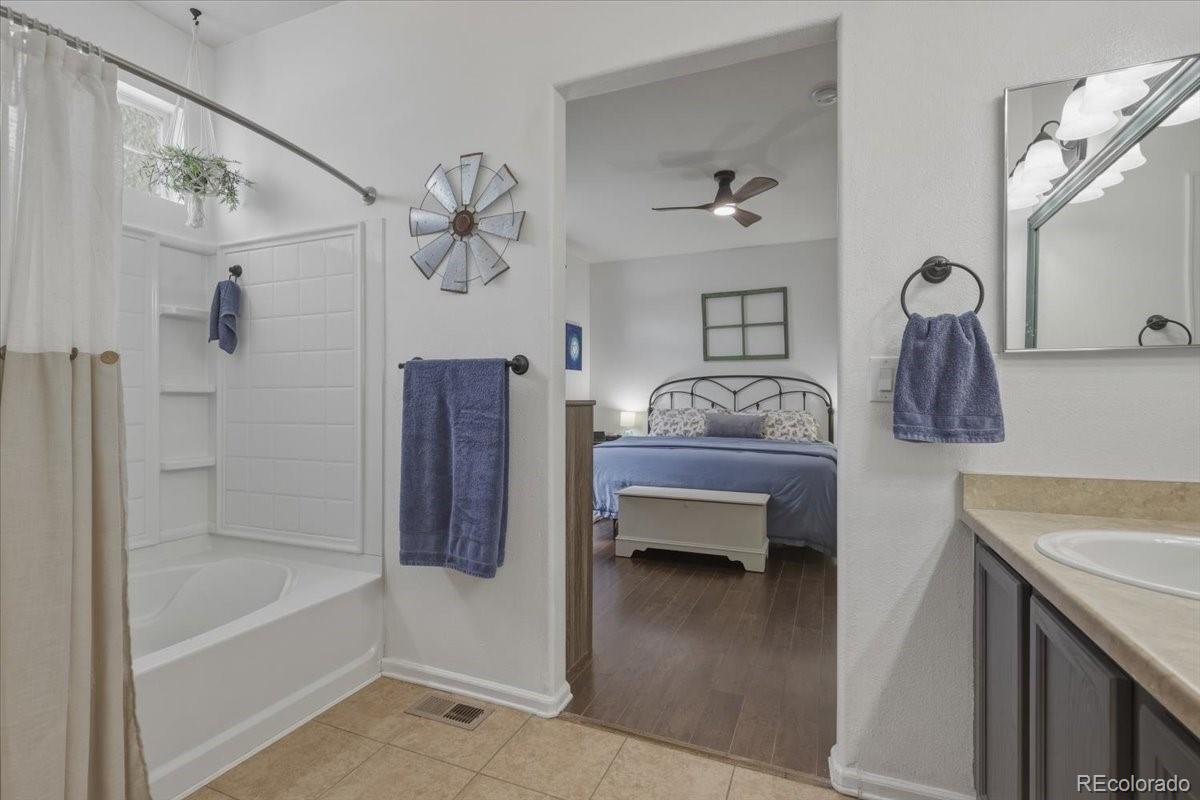 MLS Image #16 for 24669 e wyoming circle,aurora, Colorado