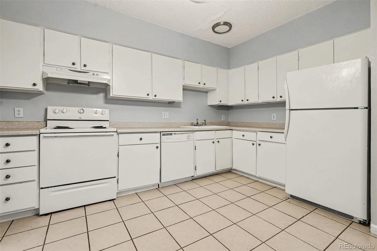 MLS Image #2 for 13657 e yale avenue,aurora, Colorado