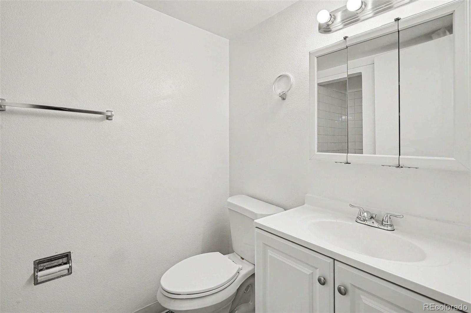 MLS Image #5 for 13657 e yale avenue,aurora, Colorado