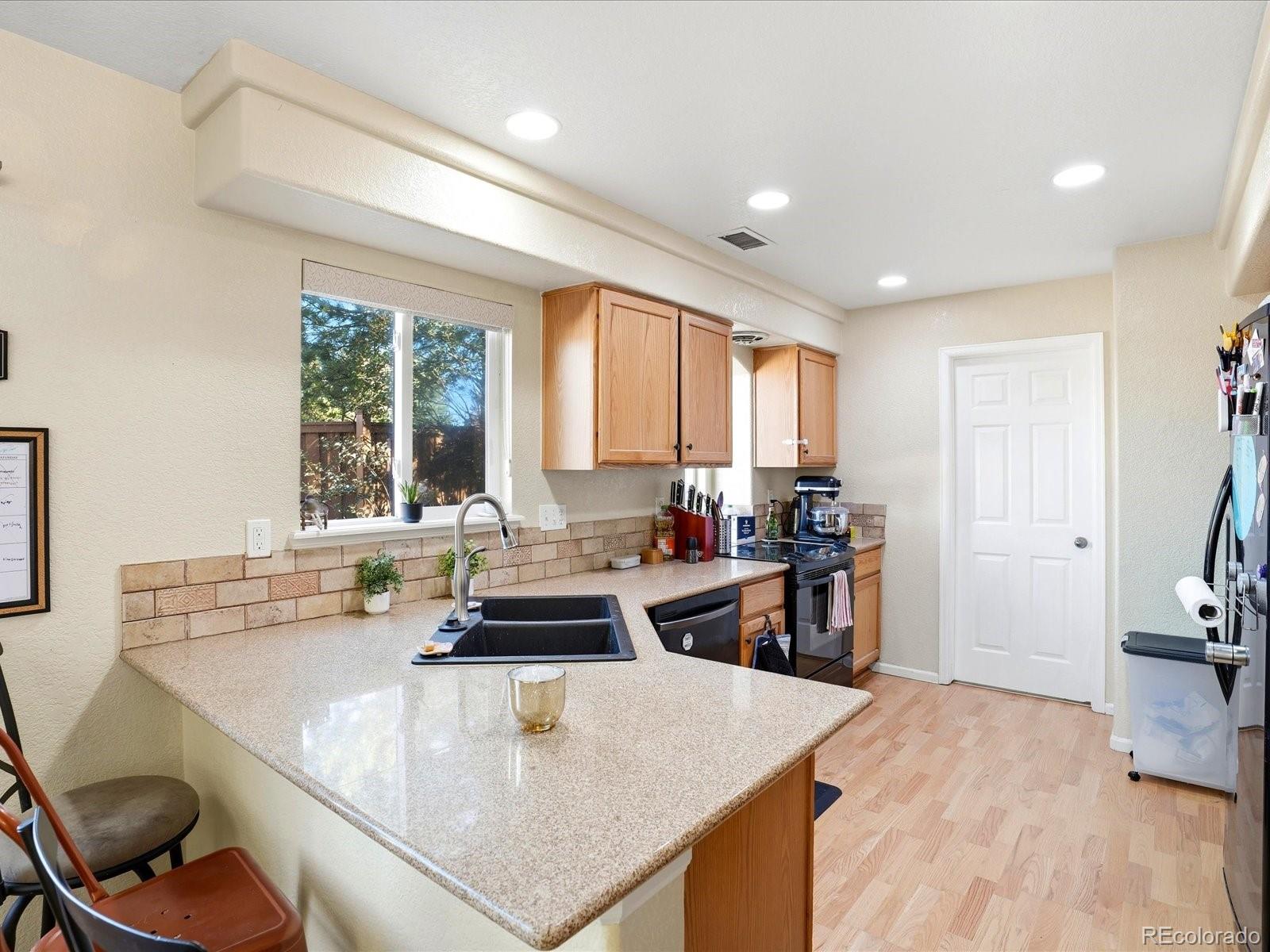 MLS Image #10 for 20000  mitchell place,denver, Colorado