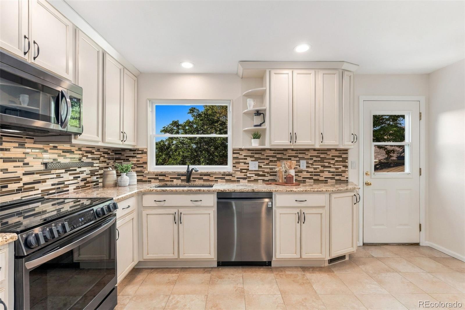 MLS Image #3 for 4475 s braun way,morrison, Colorado