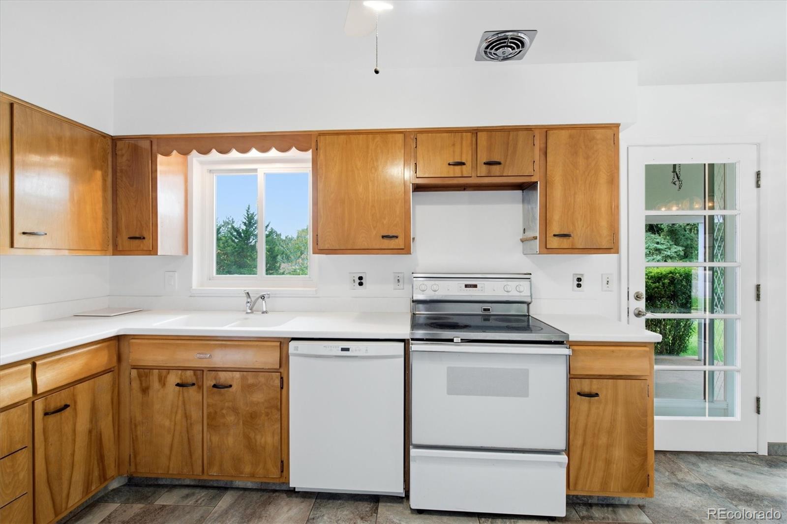 MLS Image #11 for 3947 s wabash street,denver, Colorado