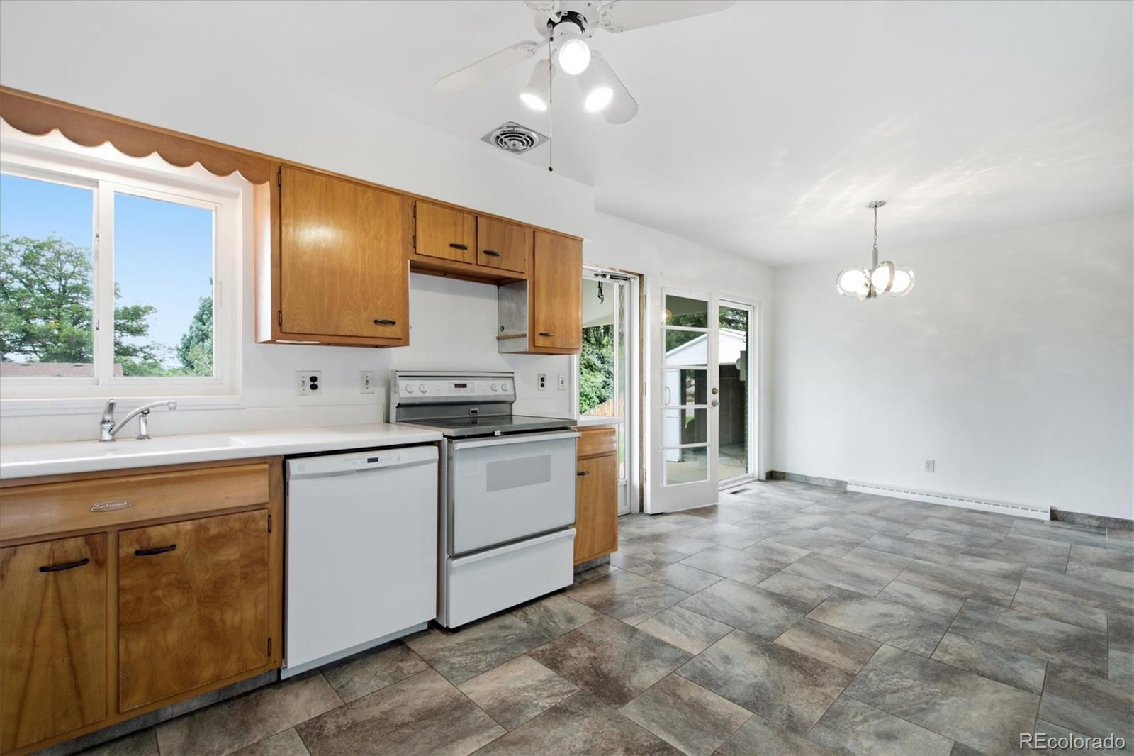 MLS Image #12 for 3947 s wabash street,denver, Colorado
