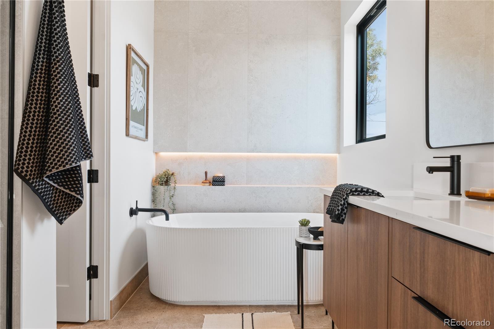 MLS Image #29 for 2362 s cherokee street,denver, Colorado