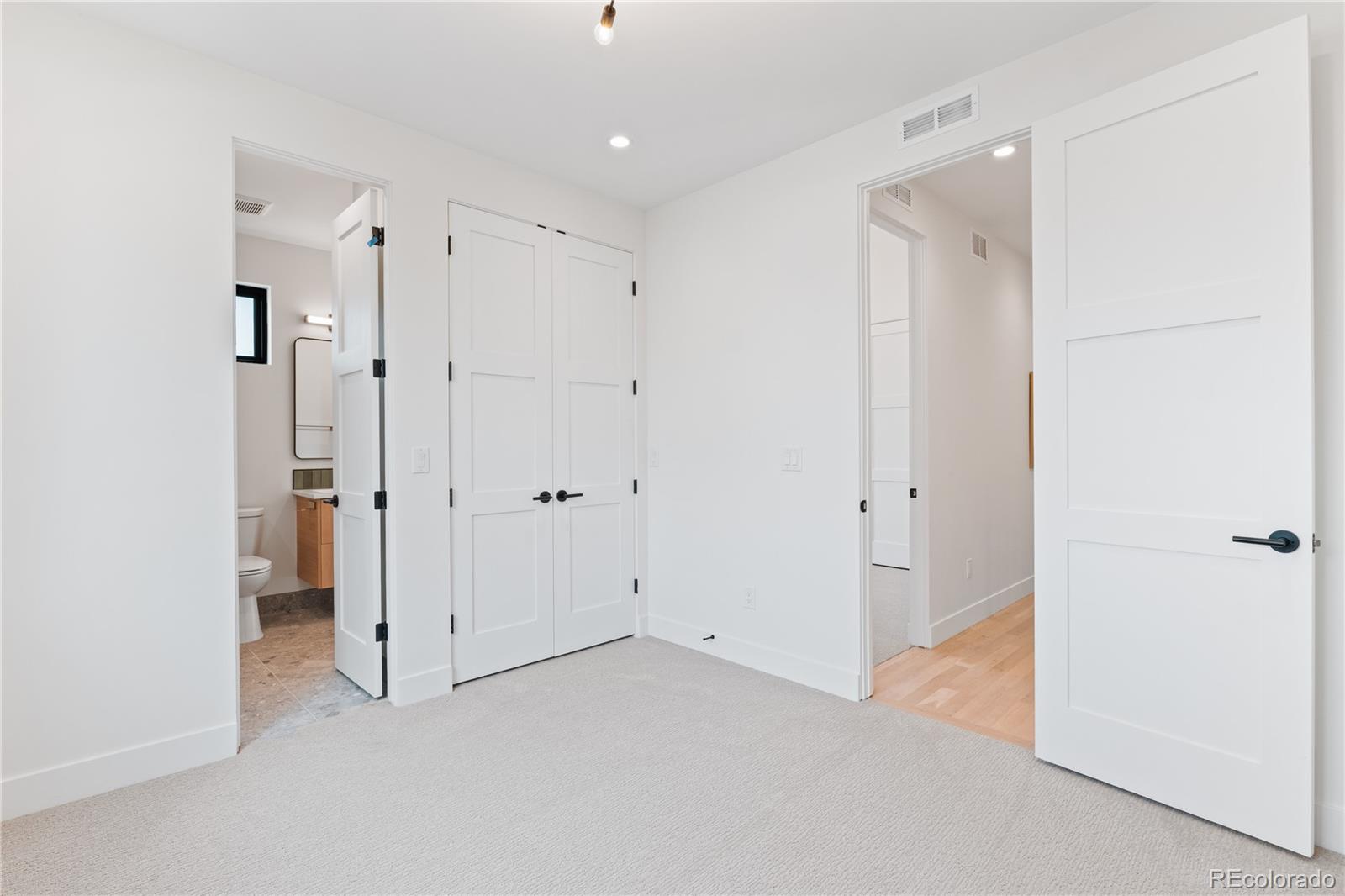 MLS Image #35 for 2362 s cherokee street,denver, Colorado