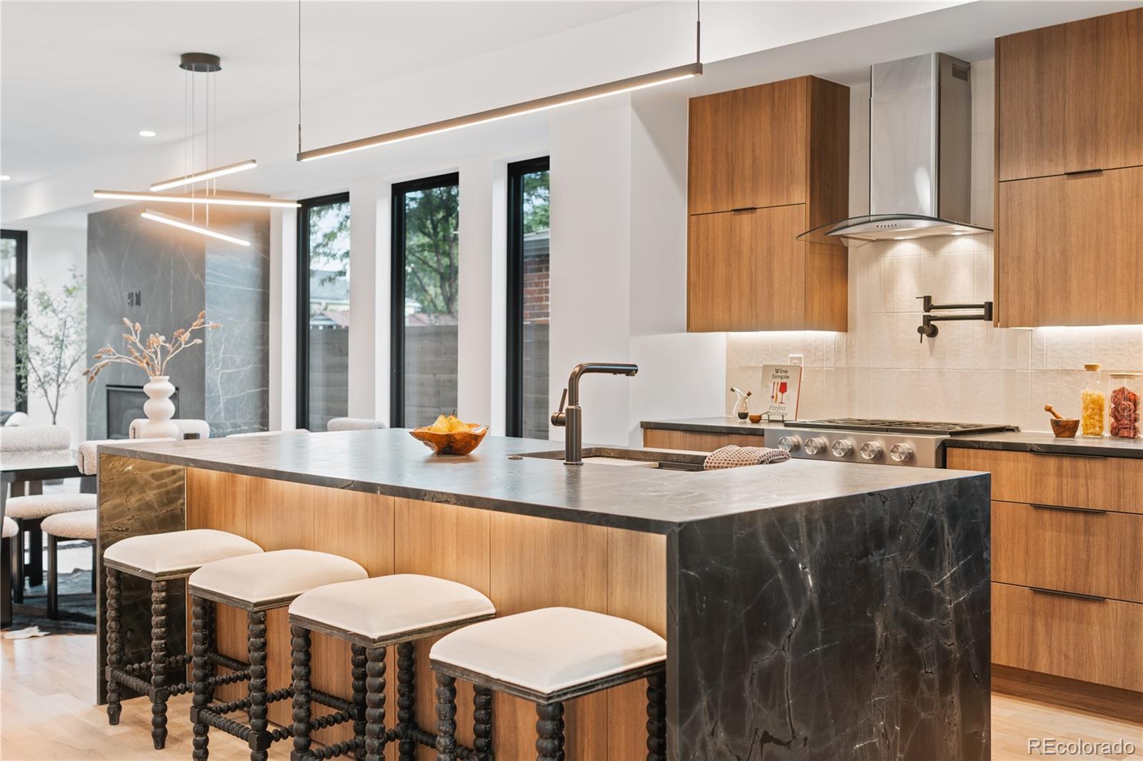 MLS Image #5 for 2362 s cherokee street,denver, Colorado