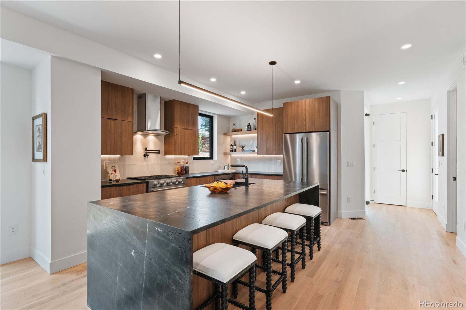 MLS Image #6 for 2362 s cherokee street,denver, Colorado