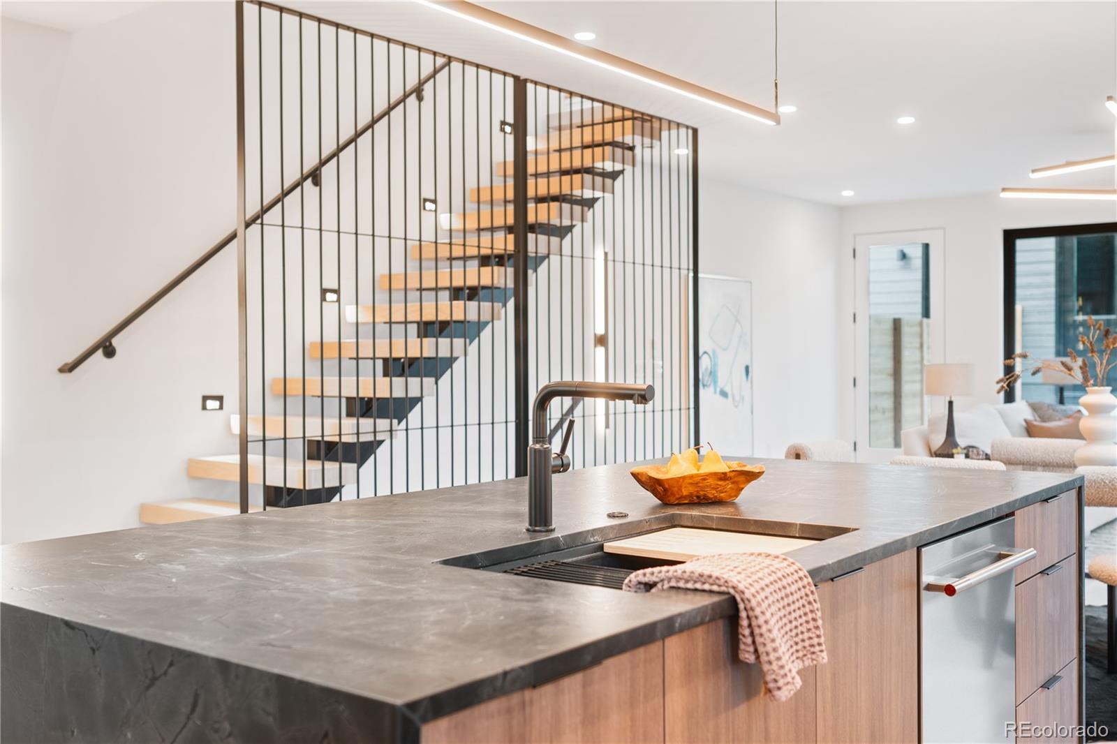 MLS Image #8 for 2362 s cherokee street,denver, Colorado