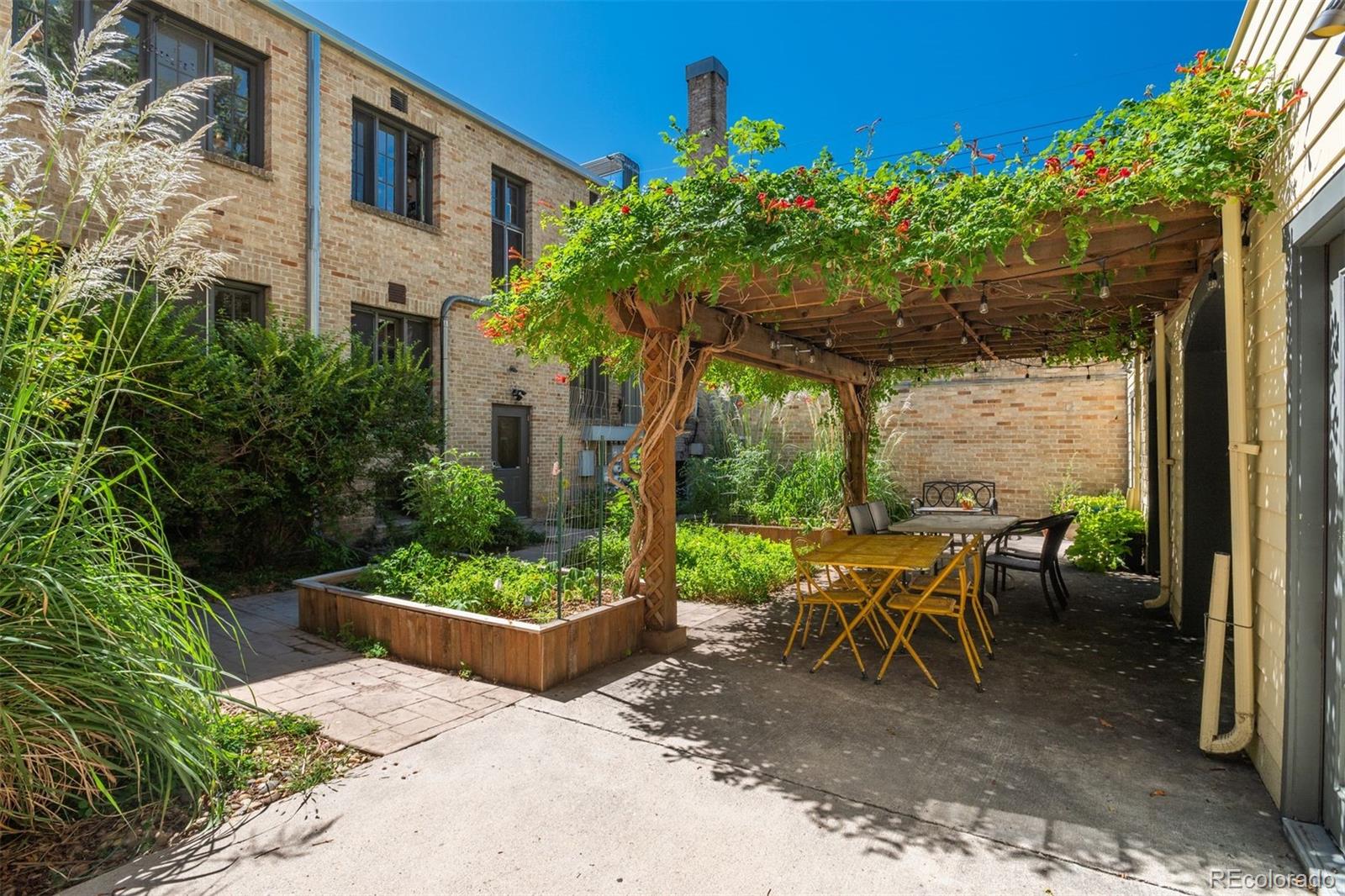 MLS Image #4 for 2533 e 11th avenue,denver, Colorado