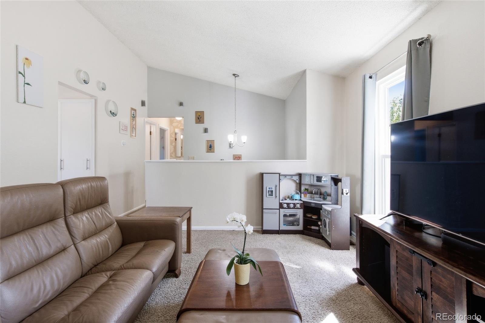 MLS Image #10 for 19959 e cornell avenue,aurora, Colorado