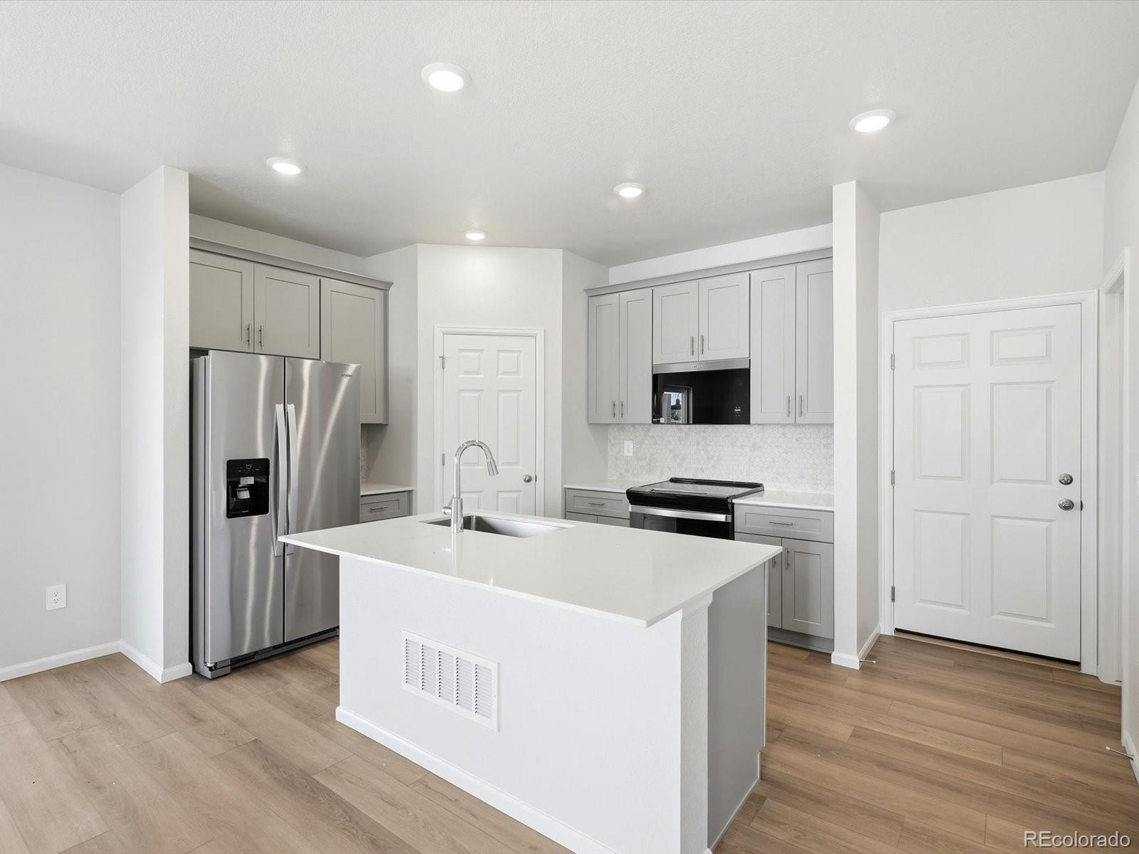 MLS Image #6 for 2213 e 164th avenue,thornton, Colorado