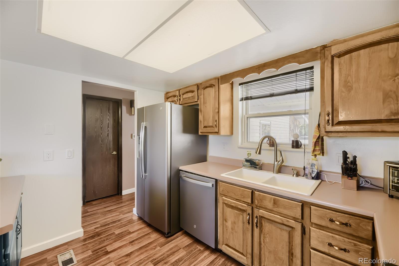MLS Image #5 for 2446 s vaughn way,aurora, Colorado