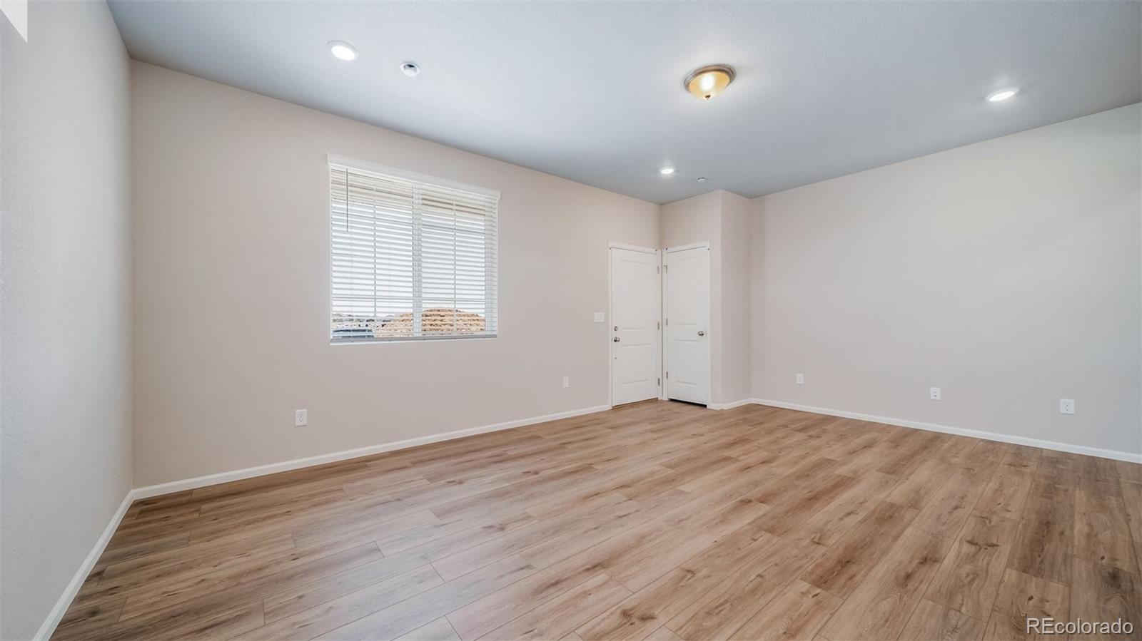 MLS Image #10 for 10152  salem court,commerce city, Colorado